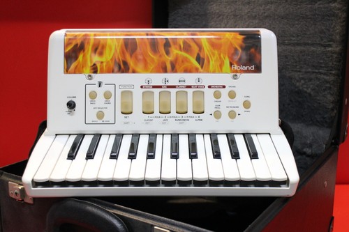 Used roland white v - roland,