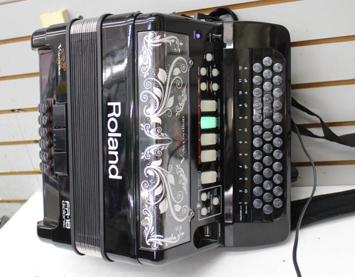 Roland bk v accordion - roland, d